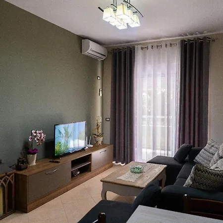 Xhulja Apartment
